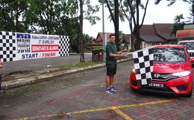 Corporate car treasure hunt team building activity in Malaysia